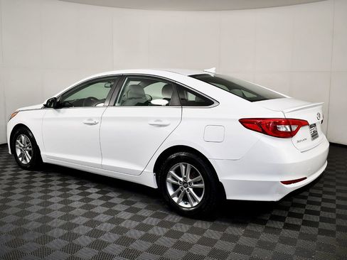 Used 2015 Hyundai Sonata SE image 12