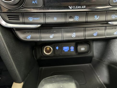 Used 2020 Hyundai Santa Fe Limited image 24