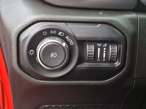 Used 2021 Jeep Wrangler Willys image 24