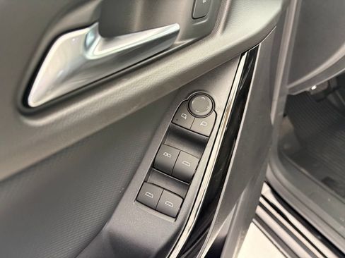 New 2027 Chevrolet Equinox LT w/ LPO, Floor Liner Package FWD image 25