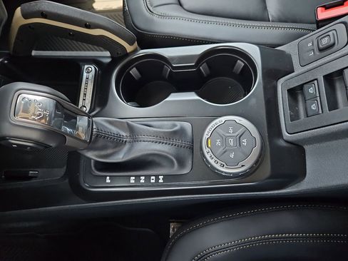 New 2025 Ford Bronco Badlands image 28