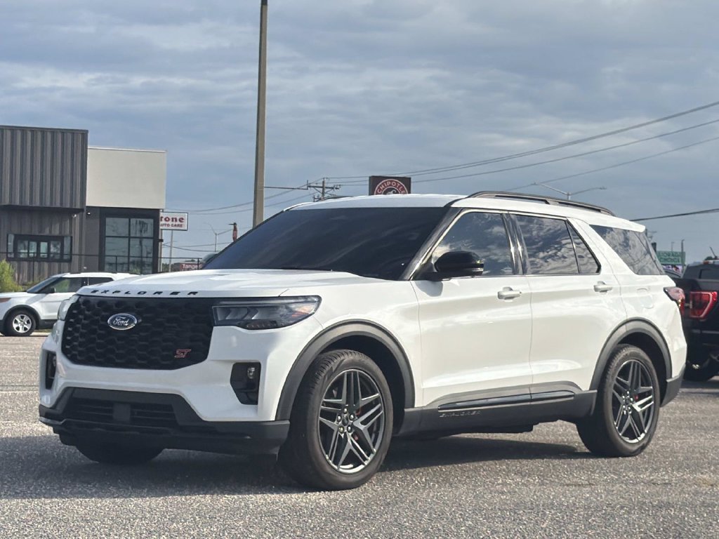 Certified 2025 Ford Explorer ST AWD/4WD image 8