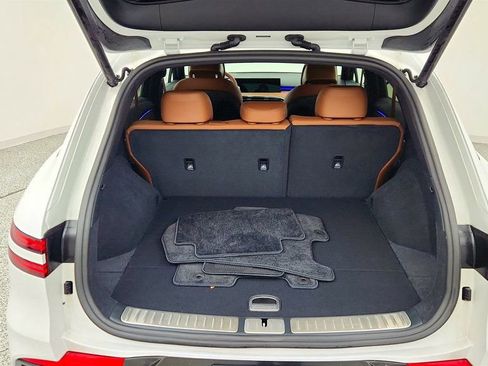 Used 2026 Genesis GV70 2.5T Advanced image 22