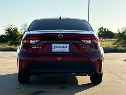 Used 2024 Toyota Corolla LE FWD image 6