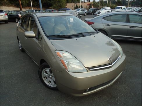 Used 2007 Toyota Prius w/ Pkg 6 FWD image 4