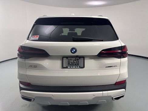 Certified 2024 BMW X5 xDrive50e w/ Premium Package AWD/4WD image 7