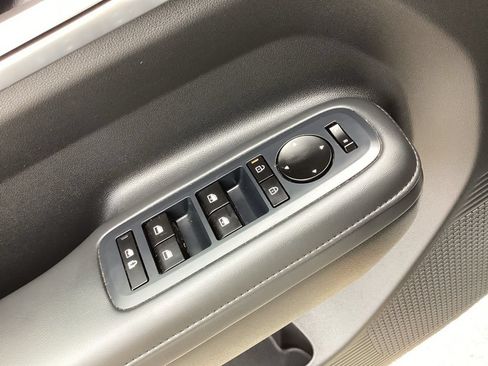 Used 2025 Hyundai Santa Fe SEL FWD image 77