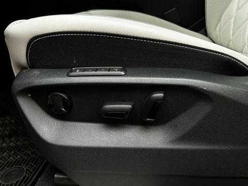 Used 2025 Volkswagen Atlas Cross Sport SEL Premium R-Line AWD/4WD image 30