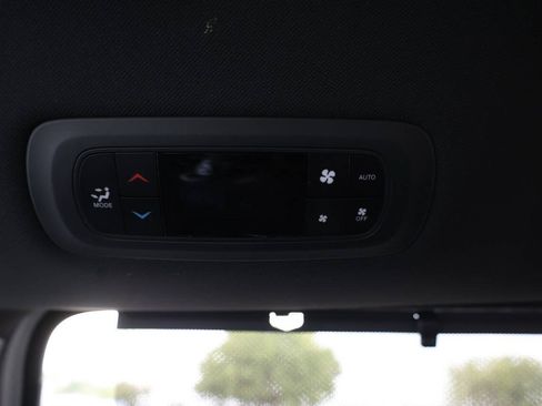 Used 2018 Chrysler Pacifica Touring Plus w/ S Appearance Package FWD image 23