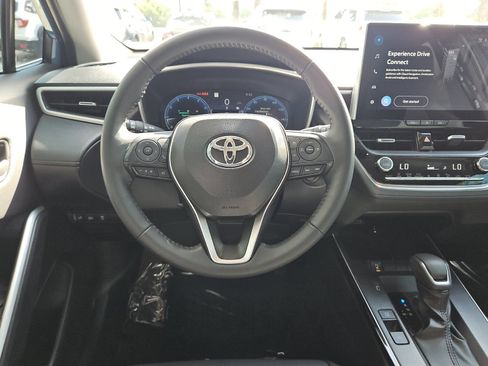Used 2026 Toyota Corolla Cross XLE FWD image 13