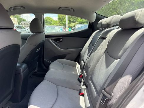 Used 2012 Hyundai Elantra GLS FWD image 11