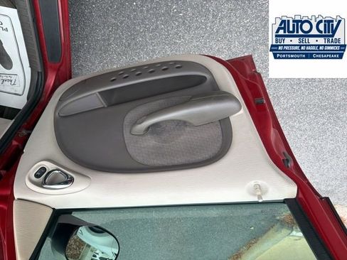 Used 2005 Chrysler PT Cruiser Touring w/ Moonroof Group FWD image 18