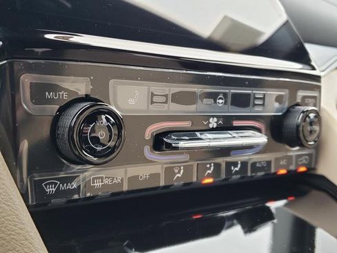 New 2025 Jeep Grand Cherokee Limited image 10