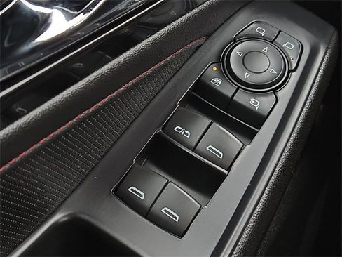 Used 2022 Chevrolet Traverse RS image 28