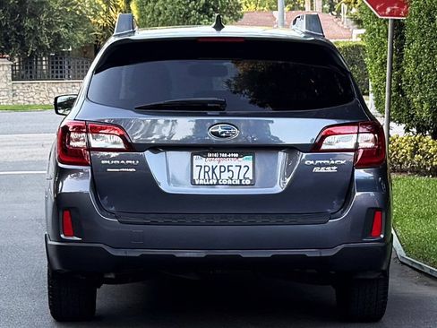 Used 2016 Subaru Outback 2.5i Limited AWD/4WD image 5
