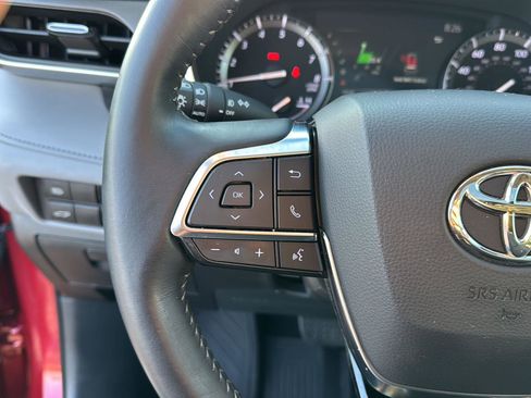 Certified 2020 Toyota Highlander XLE image 18