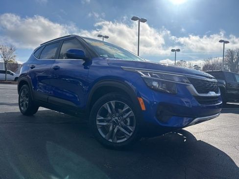 Used 2023 Kia Seltos S image 3