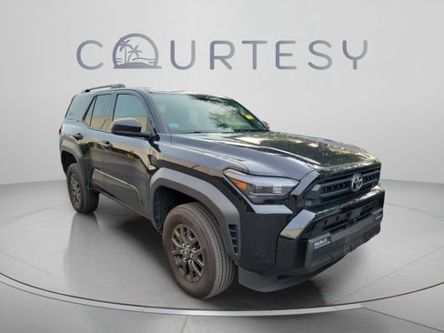 Used 2025 Toyota 4Runner SR5 AWD/4WD image 19