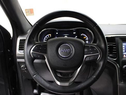 Used 2018 Jeep Grand Cherokee Laredo image 35