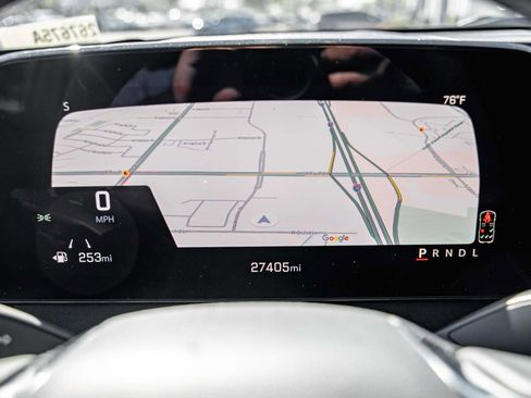 Used 2025 Chevrolet Traverse LT image 14