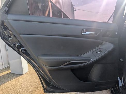 Used 2022 Toyota Avalon XSE image 17