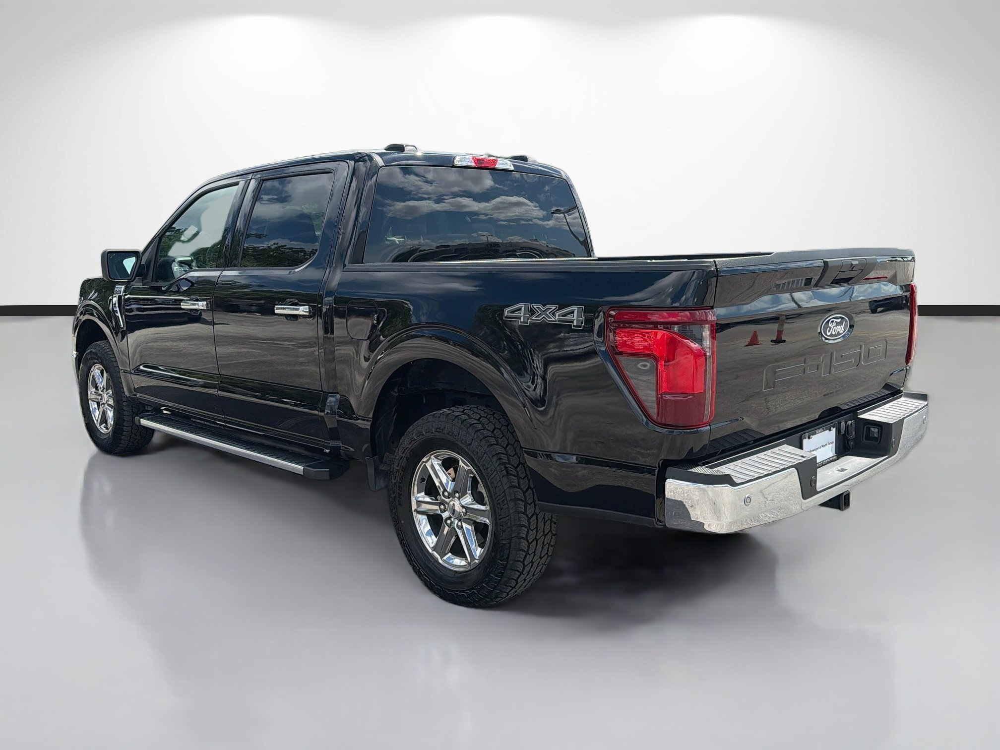 Used 2025 Ford F150 XLT w/ Equipment Group 301A Standard AWD/4WD image 5