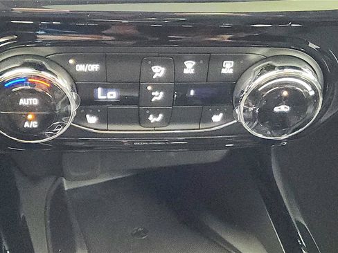 New 2026 Chevrolet Trax RS w/ Sunroof Package image 41