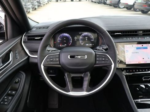 New 2026 Jeep Grand Cherokee Limited image 13