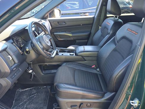 Used 2024 Nissan Pathfinder Rock Creek AWD/4WD image 2