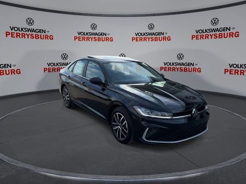 New 2026 Volkswagen Jetta SE FWD image 2