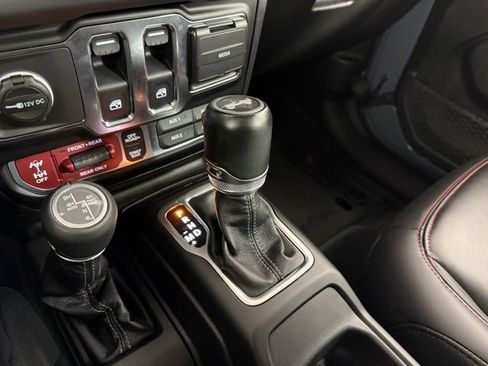 Used 2024 Jeep Wrangler Rubicon image 20