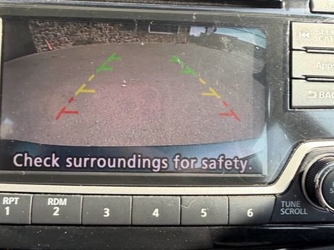 Used 2016 Nissan Sentra SV image 4