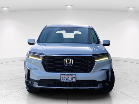 Used 2025 Honda Pilot EX-L image 2