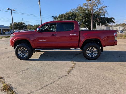 Used 2019 Toyota Tacoma Limited image 9