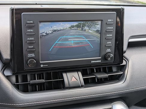 Used 2022 Toyota RAV4 XLE w/ Convenience Package FWD image 23
