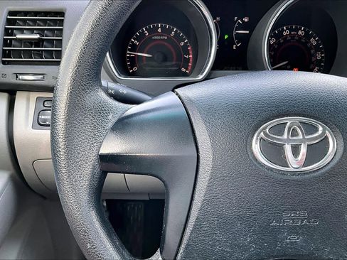 Used 2012 Toyota Highlander SE w/ Tow Pkg image 23