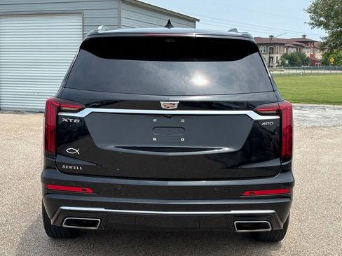 Used 2022 Cadillac XT6 Premium Luxury w/ Technology Package FWD image 5