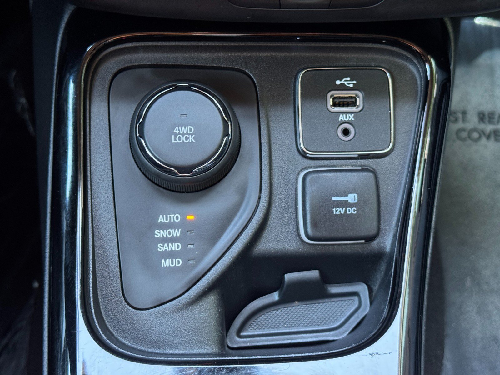 Used 2017 Jeep Compass Limited AWD/4WD image 28