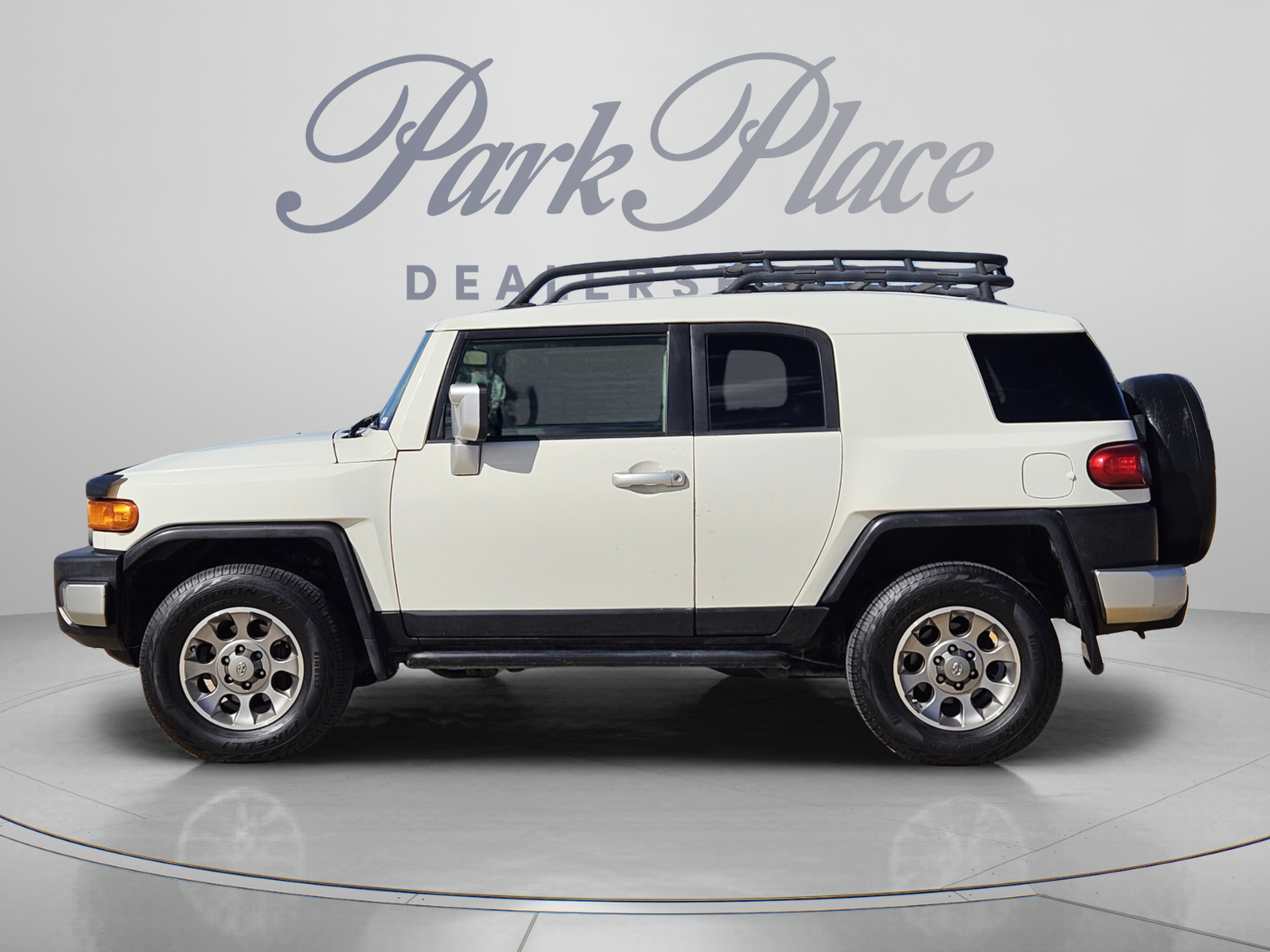 Used 2012 Toyota FJ Cruiser 4WD image 2