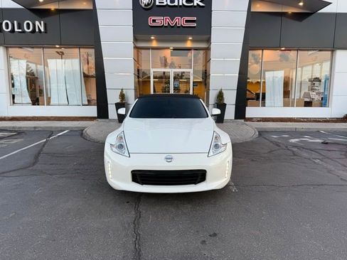 Used 2017 Nissan 370Z Touring Sport image 5