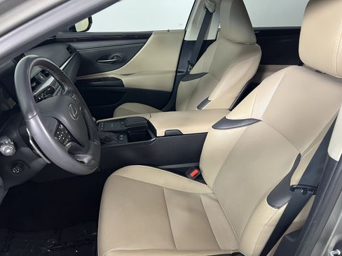 Used 2021 Lexus ES 300h 300h image 4