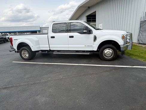 Used 2021 Ford F350 XLT AWD/4WD image 3