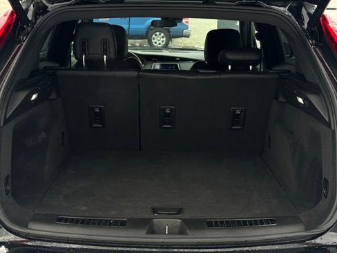 Used 2023 Cadillac XT4 Premium Luxury image 9