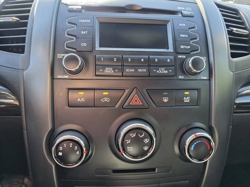Used 2011 Kia Sorento LX AWD/4WD image 25