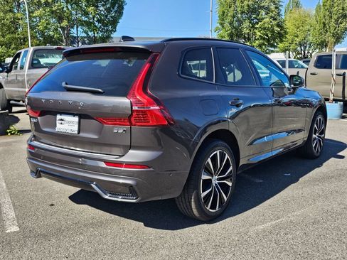 Used 2023 Volvo XC60 B5 Plus w/ Climate Package AWD/4WD image 5