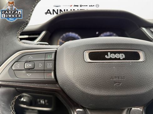 Used 2023 Jeep Grand Cherokee Laredo image 25