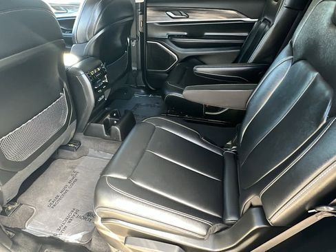 Certified 2022 Jeep Grand Cherokee L Limited image 24