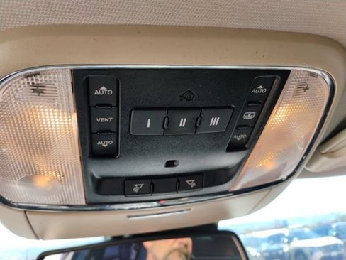 Used 2019 Chrysler 300 Limited w/ Safetytec Plus Group RWD image 26