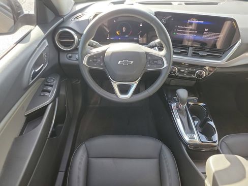 Used 2024 Chevrolet Trax ACTIV w/ Sunroof Package image 14