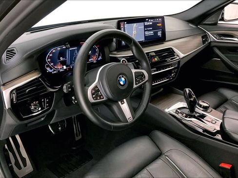 Used 2022 BMW M550i xDrive w/ Executive Package AWD/4WD image 21